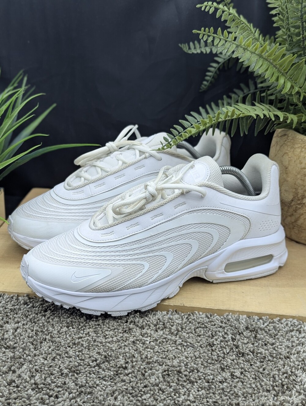 Nike Air Max Fire Women's Size 11.5 Running Walking Gym Shoes